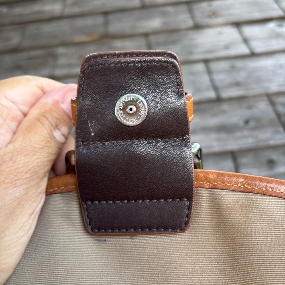 Coach Cream and Tan Shoulder Bag - Picture 7 of 12